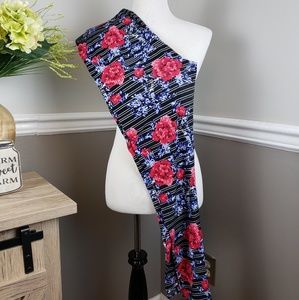 Lularoe Linear Black Rose Tall and Curvy leggings